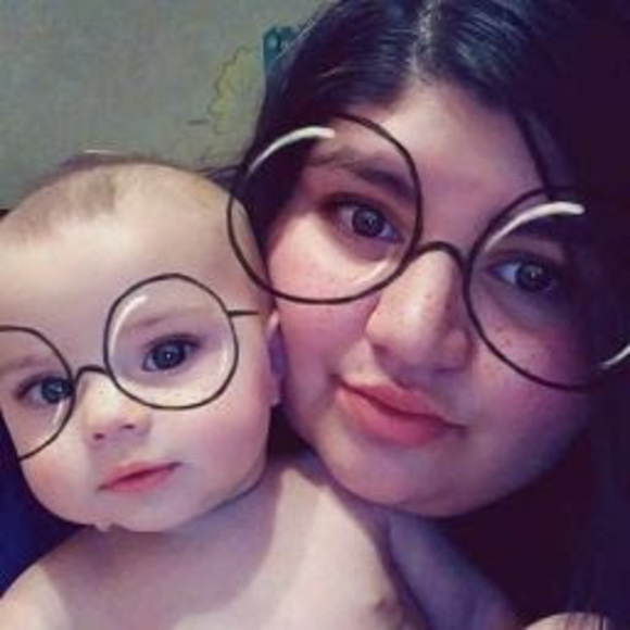 Meet your Posher, Danielle - Picture 1 of 1